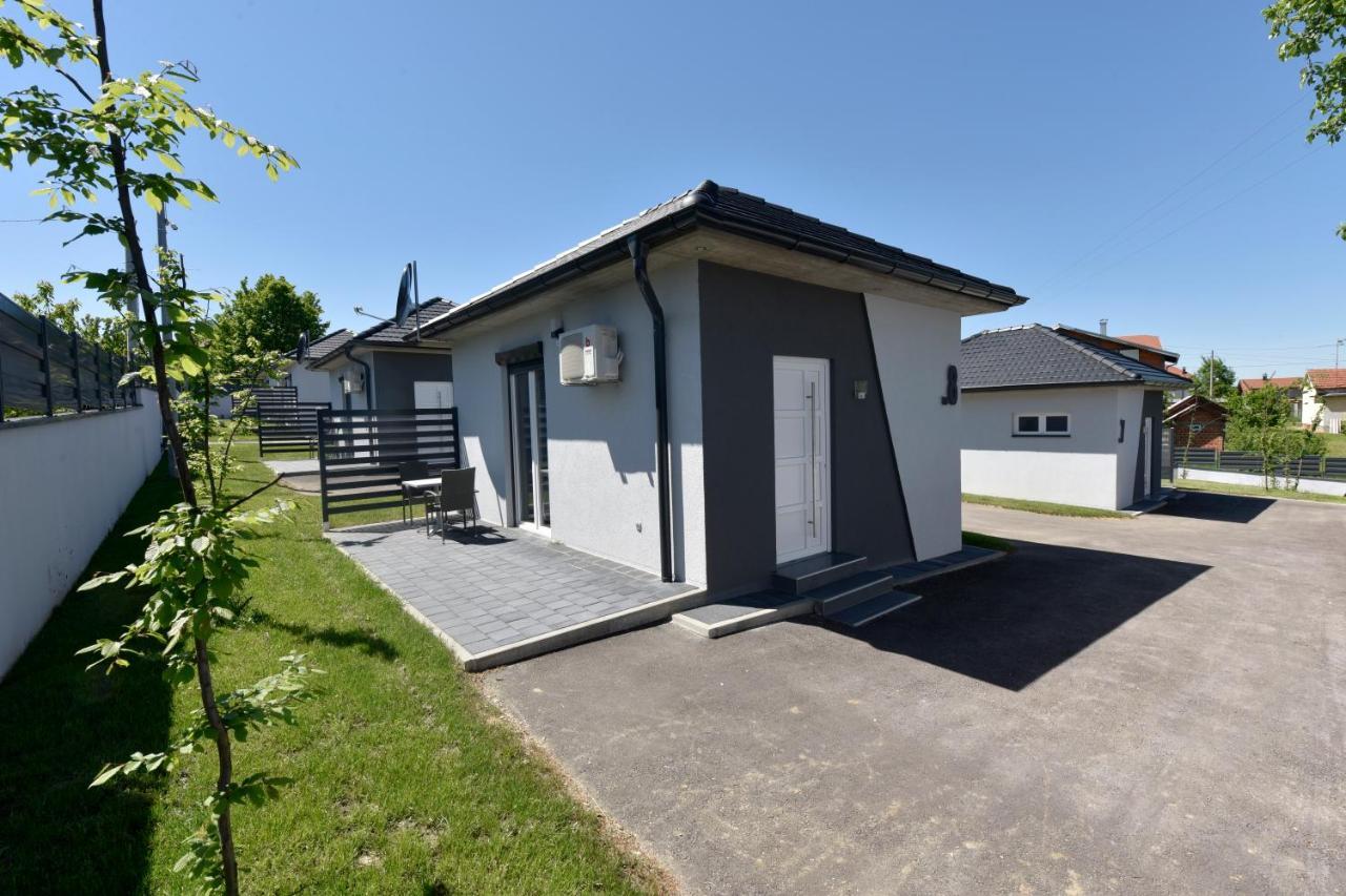 Apartmani I Bungalovi Trojka Banja Luka Ngoại thất bức ảnh