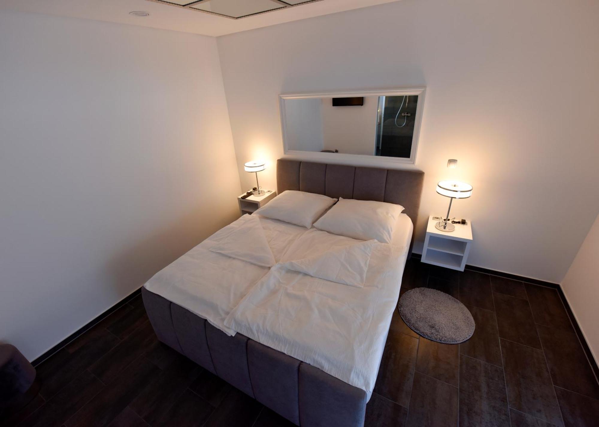 Apartmani I Bungalovi Trojka Banja Luka Phòng bức ảnh