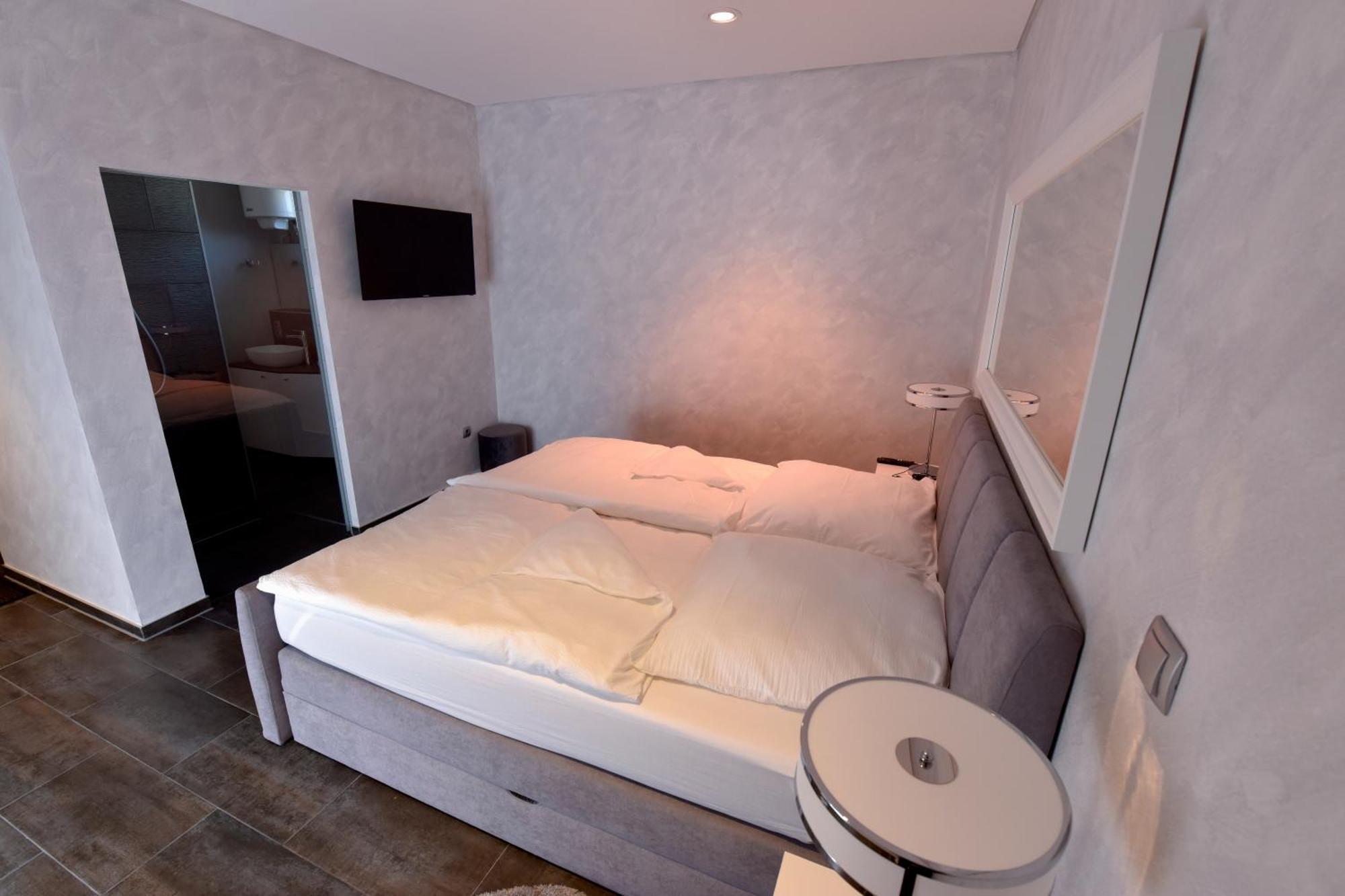 Apartmani I Bungalovi Trojka Banja Luka Phòng bức ảnh
