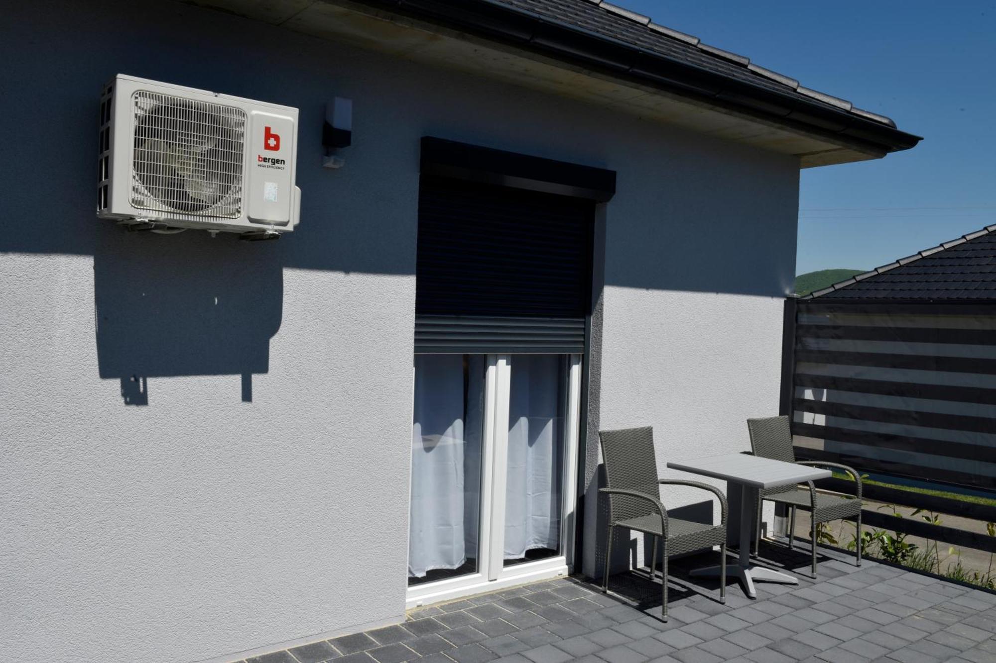 Apartmani I Bungalovi Trojka Banja Luka Phòng bức ảnh