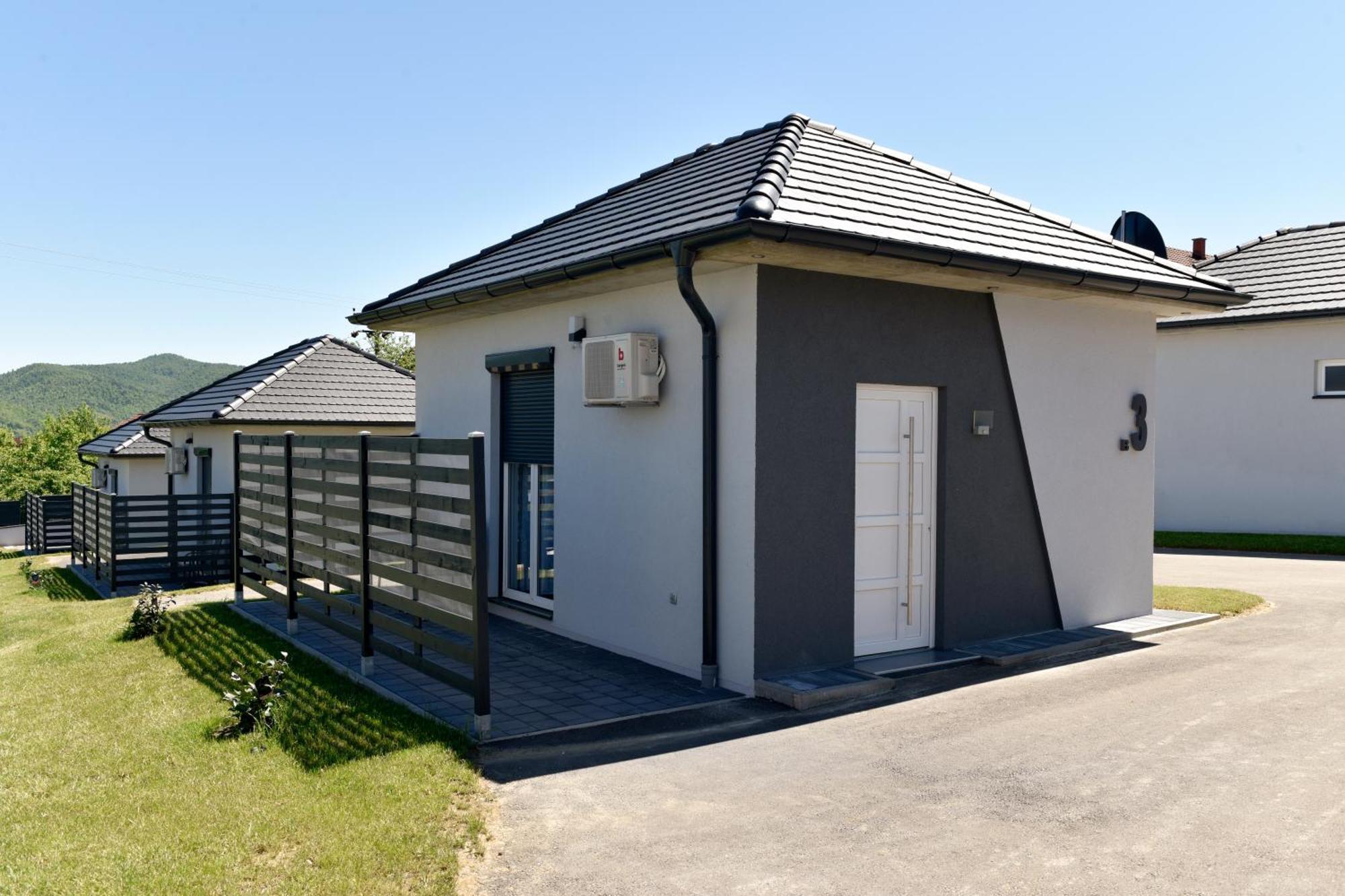 Apartmani I Bungalovi Trojka Banja Luka Phòng bức ảnh